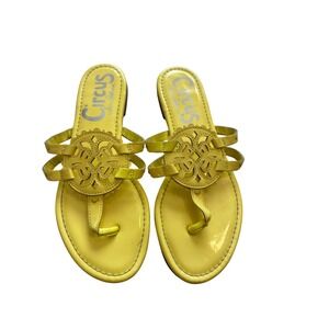 Circus‎ by Sam Elderman size 8.5 yellow flip-flops sandals
